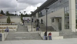 Ataque a faca em escola dos EUA deixa seis pessoas feridas em Tacoma