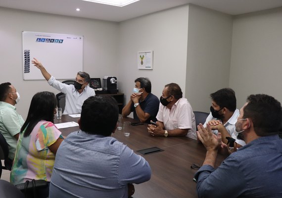Cooperativas da agricultura discutem aproximação com a comunidade escolar de AL