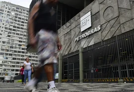 Petrobras reforça abastecimento e reage à cobrança da ANP