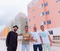 Prefeito JHC visita Parque da Lagoa e anuncia que prédios vão se tornar tela para mural do artista visual Kobra