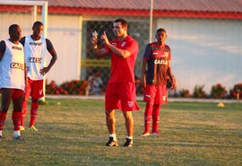 CRB vê o calendário apertar: sete jogos e três frentes no mês de maio