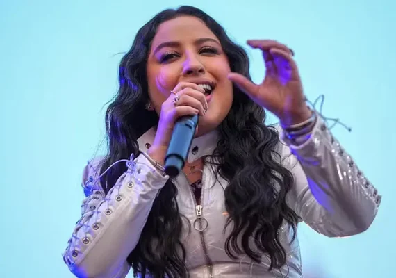 Mari Fernandez estreia em rodeio e faz farra 'sem fim' até de manhã
