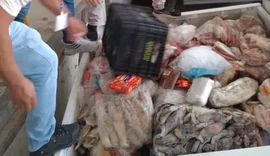 Supermercado é flagrado com 1,3 tonelada de alimentos vencidos