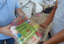 Governo entrega EPI’s e materiais de limpeza para catadores de materiais recicláveis