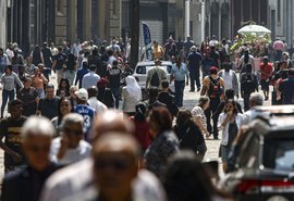 Mais de 8,6 milhões deixam pobreza; Brasil tem melhor nível desde 2012