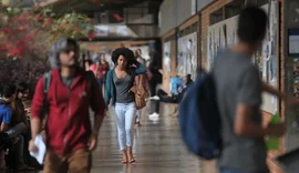 Mais de 54% dos graduandos já abandonaram curso para cuidar dos filhos