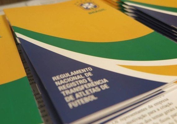 Exportação de jogadores triplica, mas futebol brasileiro reduz investimento