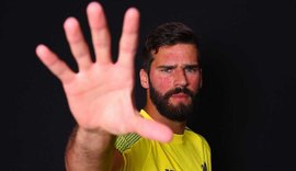 Alisson assina com o Liverpool e se torna o goleiro mais caro do mundo