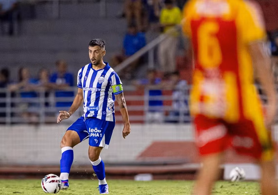 Camacho é suspenso e desfalca o CSA contra o Juazeirense