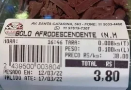 Padaria muda nome de bolo de 'nega maluca' para 'afrodescendente'