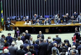 Câmara pauta crise de refugiados e transporte de cargas nesta semana