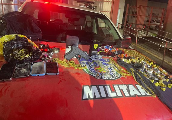PM prende suspeitos de roubo a loja em Maceió