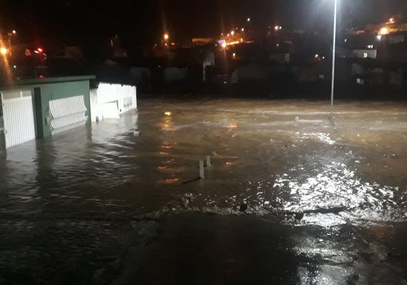Sertão e Bacia Leiteira entram em alerta após transbordamento de rio