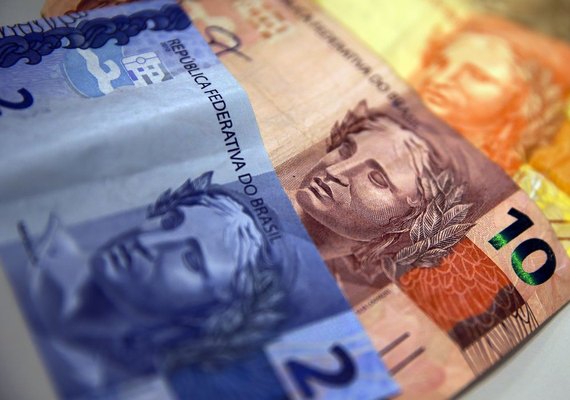 Aposentados e pensionistas do INSS recebem primeira parcela do 13º a partir de hoje