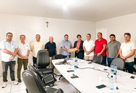 Vereador denuncia que ONG fantasma recebeu R$ 315 mil da prefeitura de Arapiraca