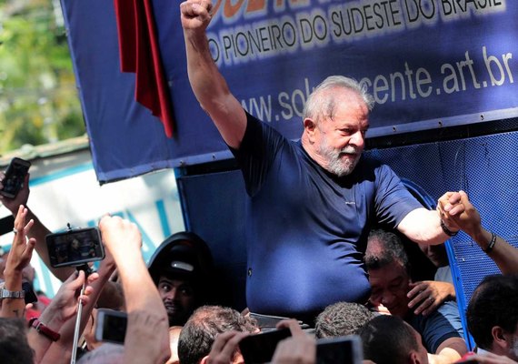 PT quer gravar programas eleitorais de Lula na cadeia