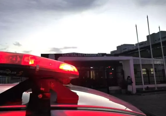 Denúncia termina com prisão na Jatiúca: 'maconha na máquina de lavar'