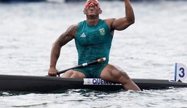 Isaquias Queiroz arranca no final dos ﻿C1 1000m e ﻿garante medalha de prata na canoagem