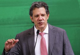 Conflito no Irã e privatização das refinarias da Petrobras impulsionam alta dos combustíveis