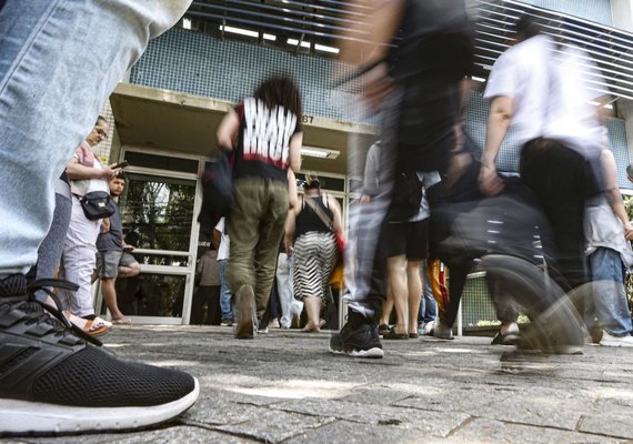 Enem 2025: 4,8 milhões participam do 1° dia de provas neste domingo